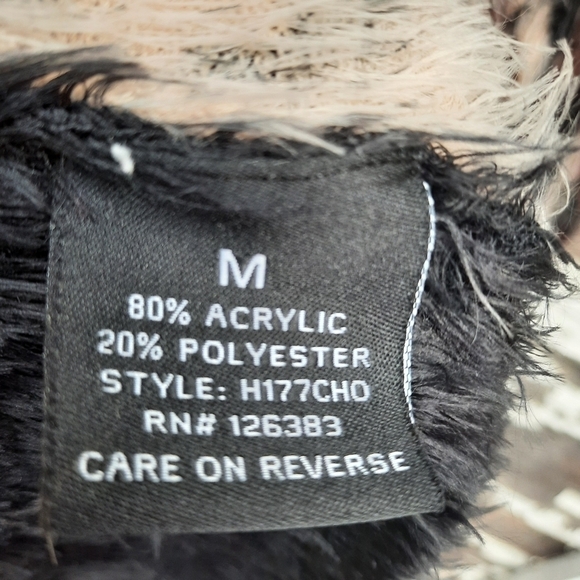 🌟 Ethyl Eyelash Sweater cardigan size medium - Picture 6 of 6